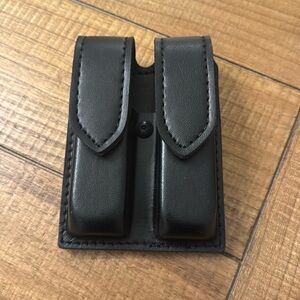 Safariland magazine pouch.